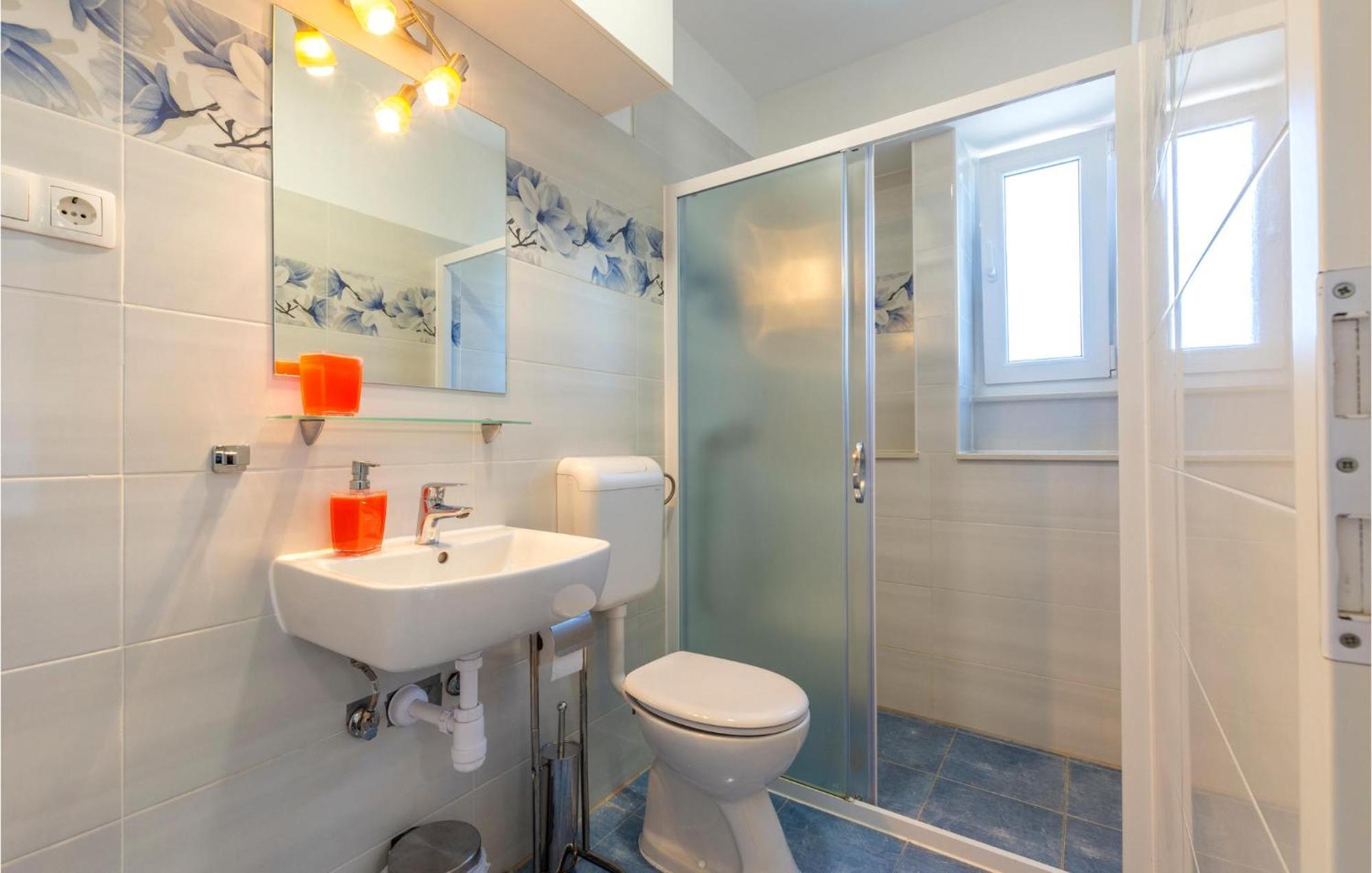 Gorgeous Apartment In Omis With Kitchen ภายนอก รูปภาพ